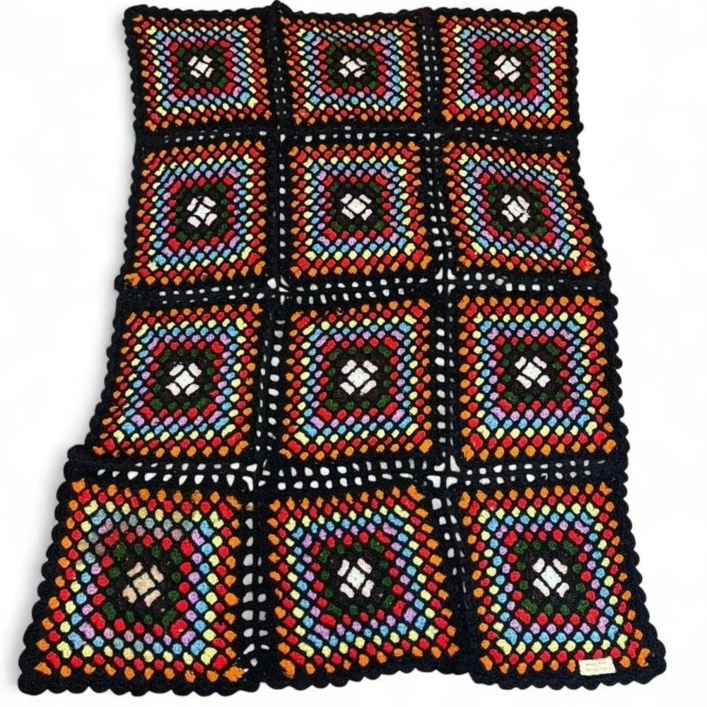 Handmade vintage 1970s crochet granny square Soft and warm throw blanket 54